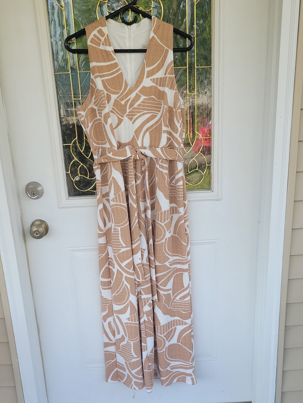 Sleeveless V-Neck Jumpsuit in Taupe & White Sz LP
